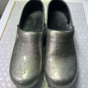 Sanita Metallic Silver Clogs
